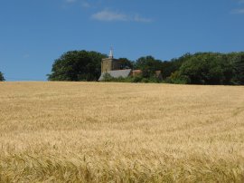 Approaching St Michael's Church, East Peckham